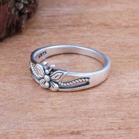 💞 Sweet Butterfly Daily Romantic Simple Silver Ring for Women, PD186